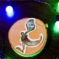 Наклейка Dino, Wrzes